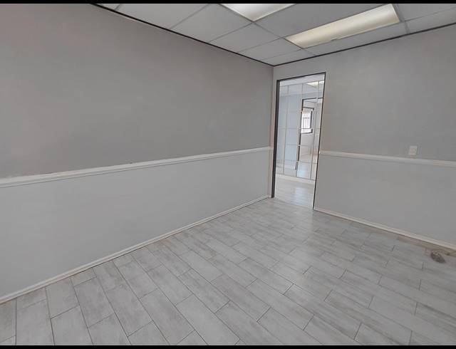 122M² OFFICE TO LET IN LYME PARK